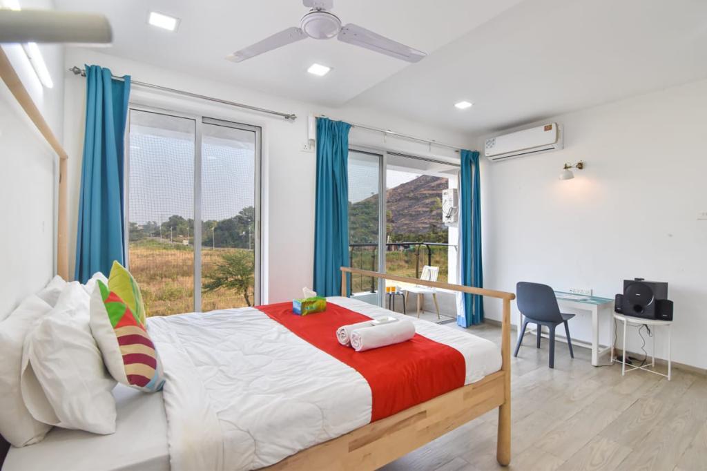 Queen Bedroom 2